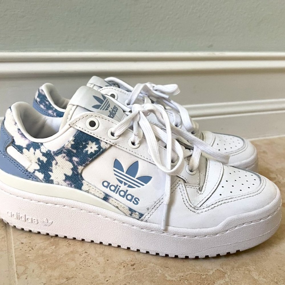 Adidas Basketball Shoes | Women's 6.5 (US) | Never Worn | Light Blue